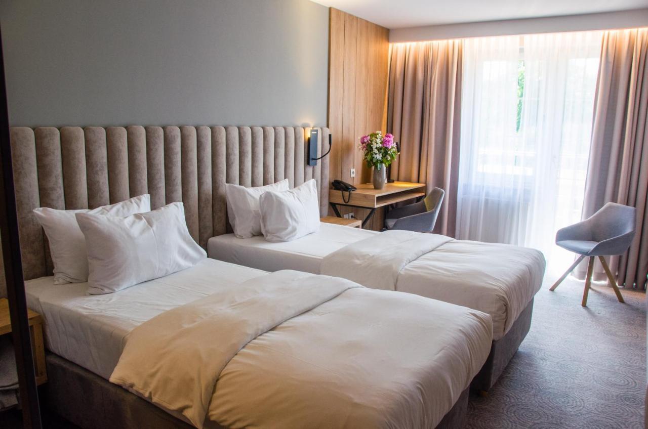 Hotel Verde Кошалин Екстериор снимка
