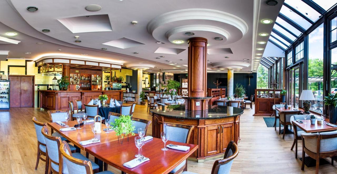 Hotel Verde Кошалин Екстериор снимка