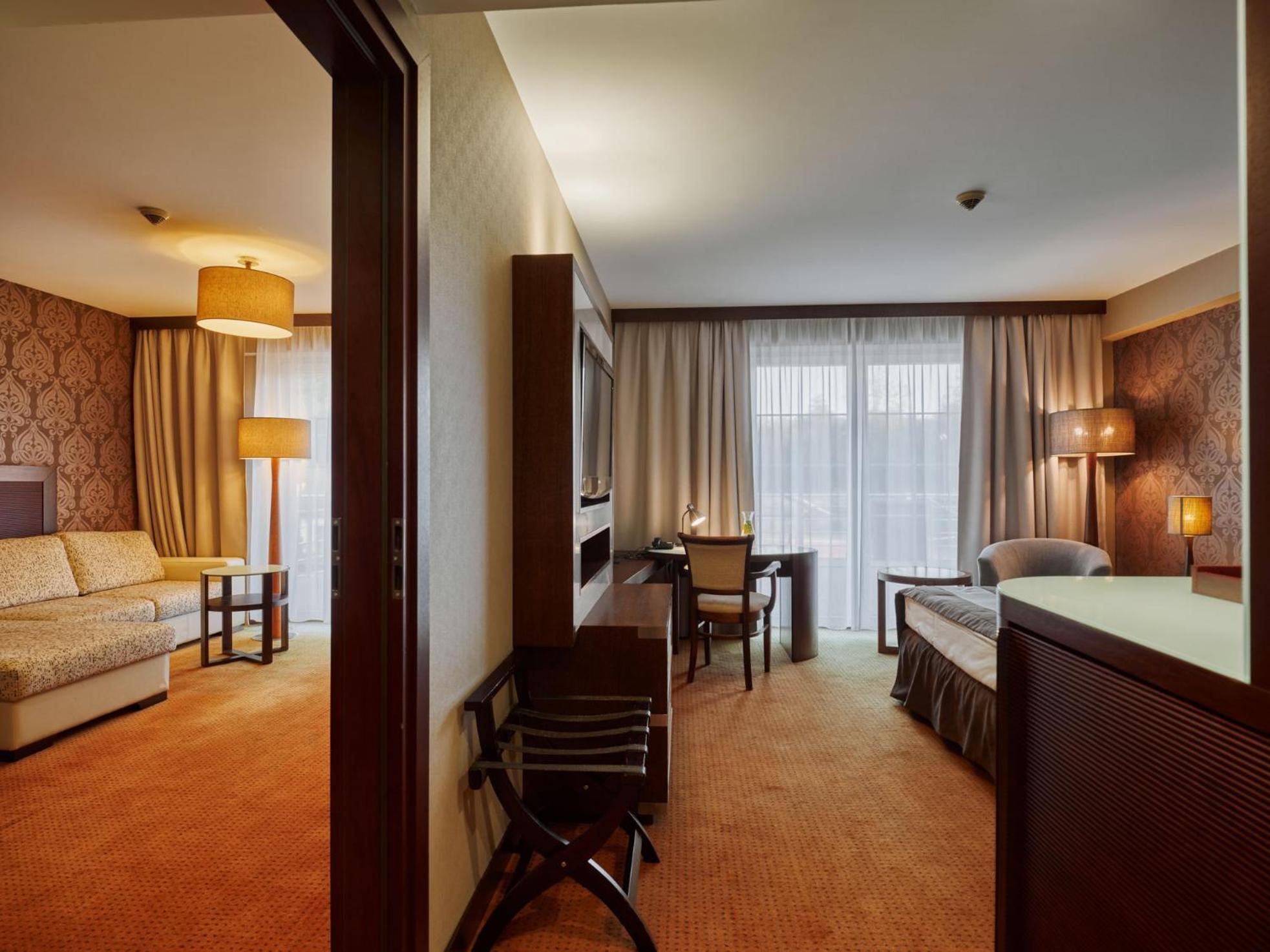 Hotel Verde Кошалин Екстериор снимка