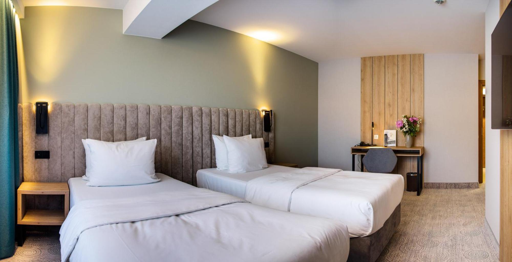 Hotel Verde Кошалин Стая снимка